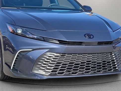 Used 2026 Toyota Camry SE w/ Convenience Package image 8