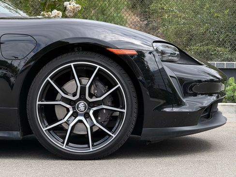 Certified 2024 Porsche Taycan RWD image 12