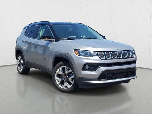 Used 2022 Jeep Compass Limited AWD/4WD image 2