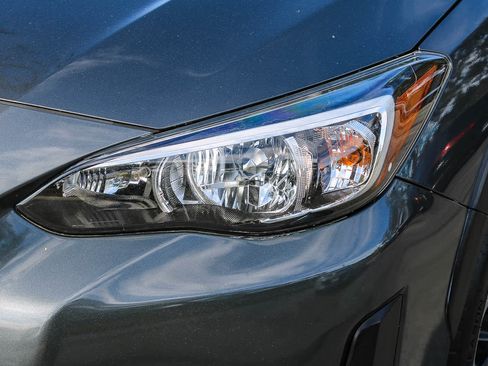 Used 2021 Subaru Crosstrek 2.0i Premium w/ Moonroof Package AWD/4WD image 8