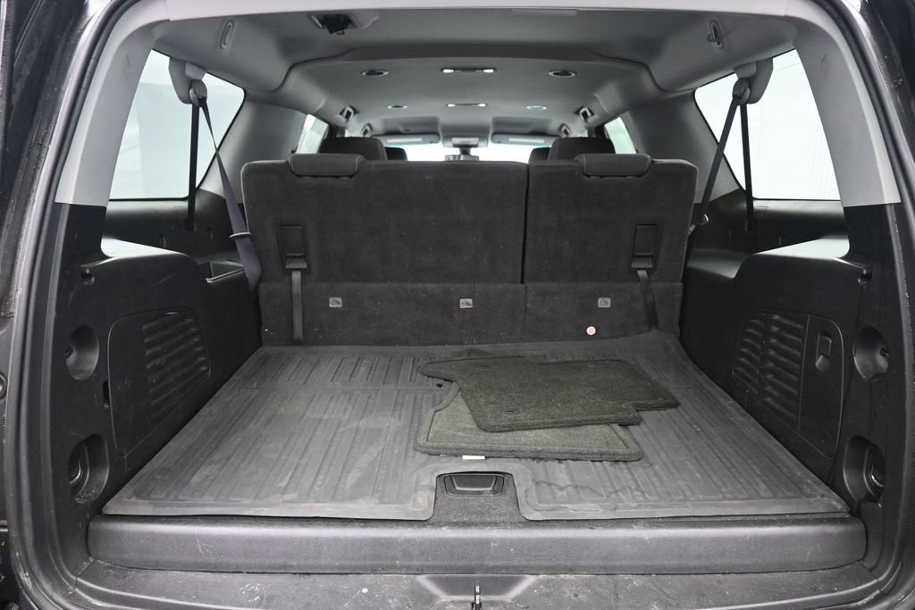 Used 2016 Chevrolet Suburban LS RWD image 25