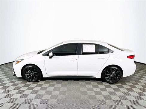 Used 2023 Toyota Corolla SE image 5