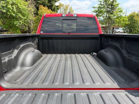 Used 2021 RAM 1500 Laramie AWD/4WD image 10