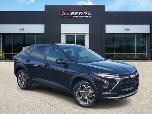 Certified 2024 Chevrolet Trax LT w/ Driver Confidence Package FWD image 1