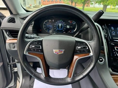 Used 2020 Cadillac Escalade Luxury AWD/4WD image 22