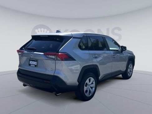 Used 2024 Toyota RAV4 LE AWD/4WD image 16