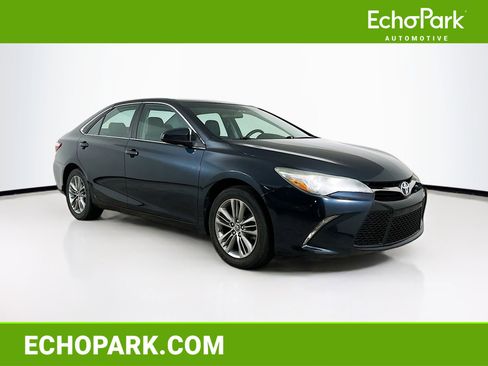 Used 2015 Toyota Camry SE image 1