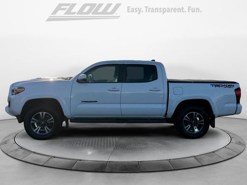 Used 2019 Toyota Tacoma TRD Sport image 5