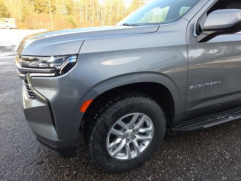 Used 2022 Chevrolet Suburban LT image 36