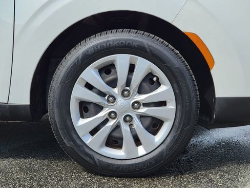 Used 2020 Kia Soul LX image 11