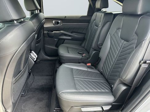 Used 2024 Kia Sorento SX Prestige image 13