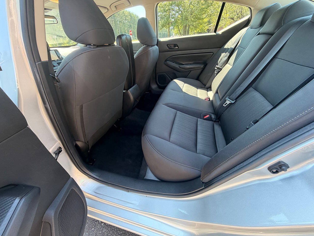 Used 2024 Nissan Altima 2.5 S FWD image 13