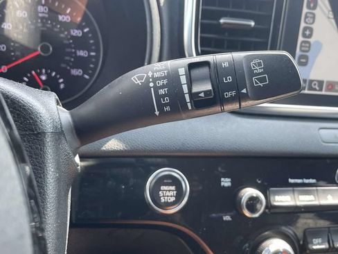 Certified 2022 Kia Sportage EX w/ EX Technology Package FWD image 27