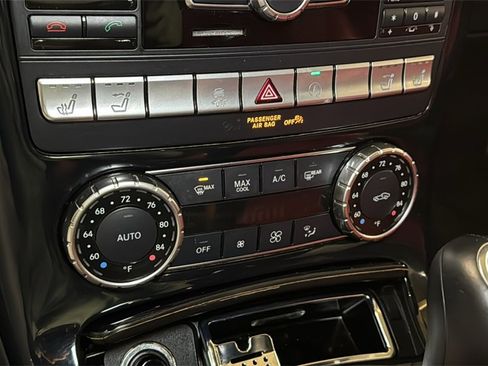 Used 2015 Mercedes-Benz SLK 350 image 24