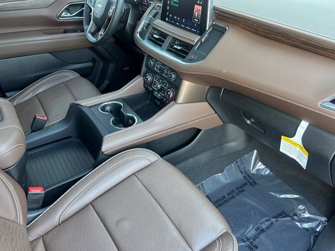 Used 2023 Chevrolet Suburban High Country AWD/4WD image 20