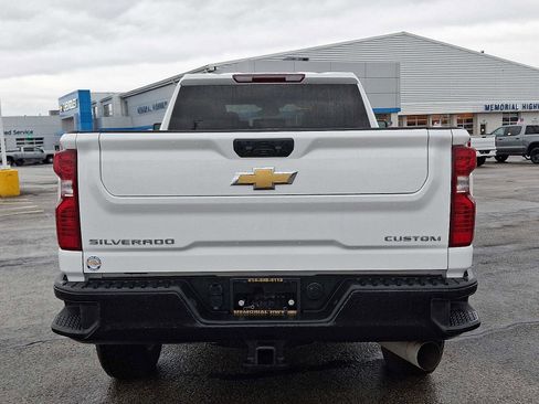 Used 2023 Chevrolet Silverado 2500 Custom image 5