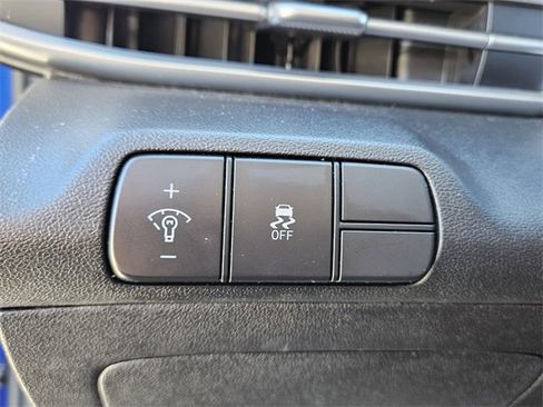 Used 2024 Hyundai Elantra SEL image 27