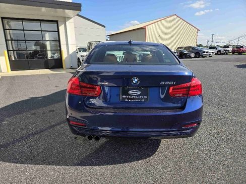 Used 2018 BMW 330i xDrive Sedan w/ Convenience Package image 4