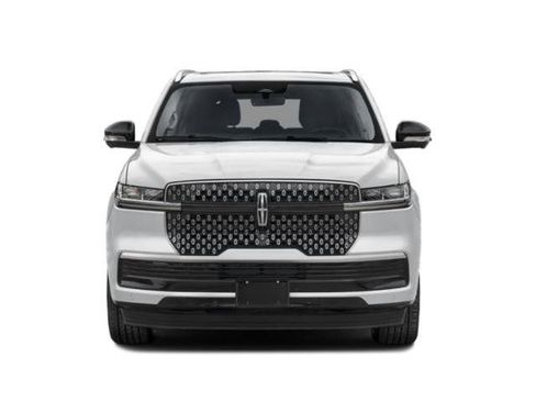 Used 2025 Lincoln Navigator Reserve AWD/4WD image 4