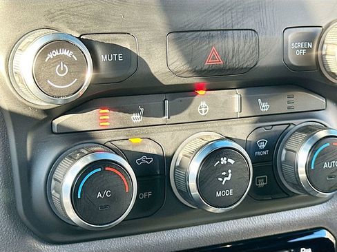 Used 2023 RAM 1500 Big Horn AWD/4WD image 20
