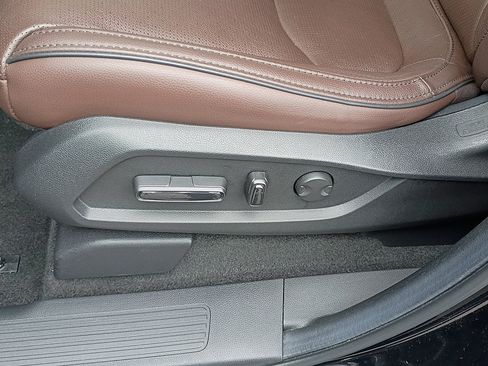 Used 2025 Honda Pilot Elite image 21