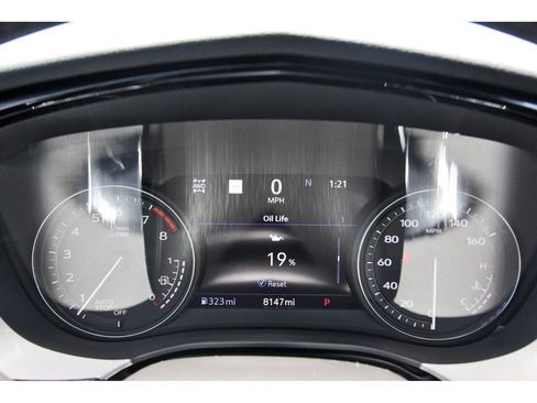 Certified 2025 Cadillac XT5 Sportv w/ Technology Package AWD/4WD image 13