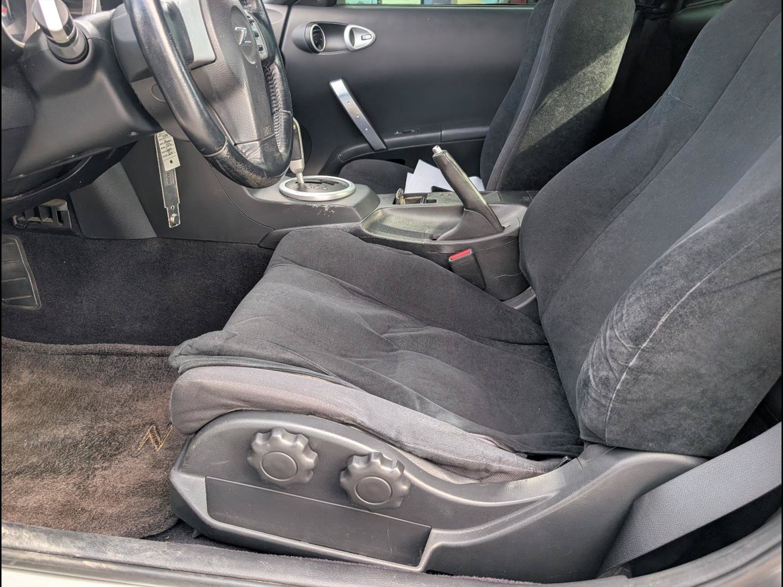Used 2004 Nissan 350Z Enthusiast RWD image 11