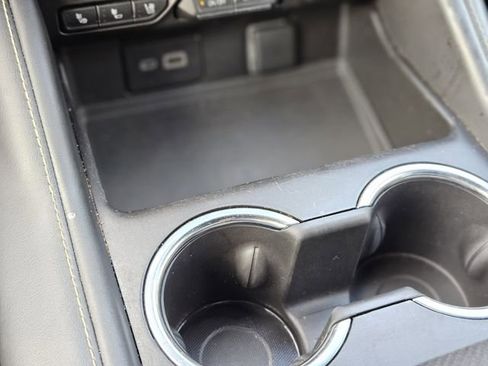 Used 2023 Chevrolet Suburban Premier image 25