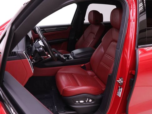 Certified 2021 Porsche Cayenne GTS image 5