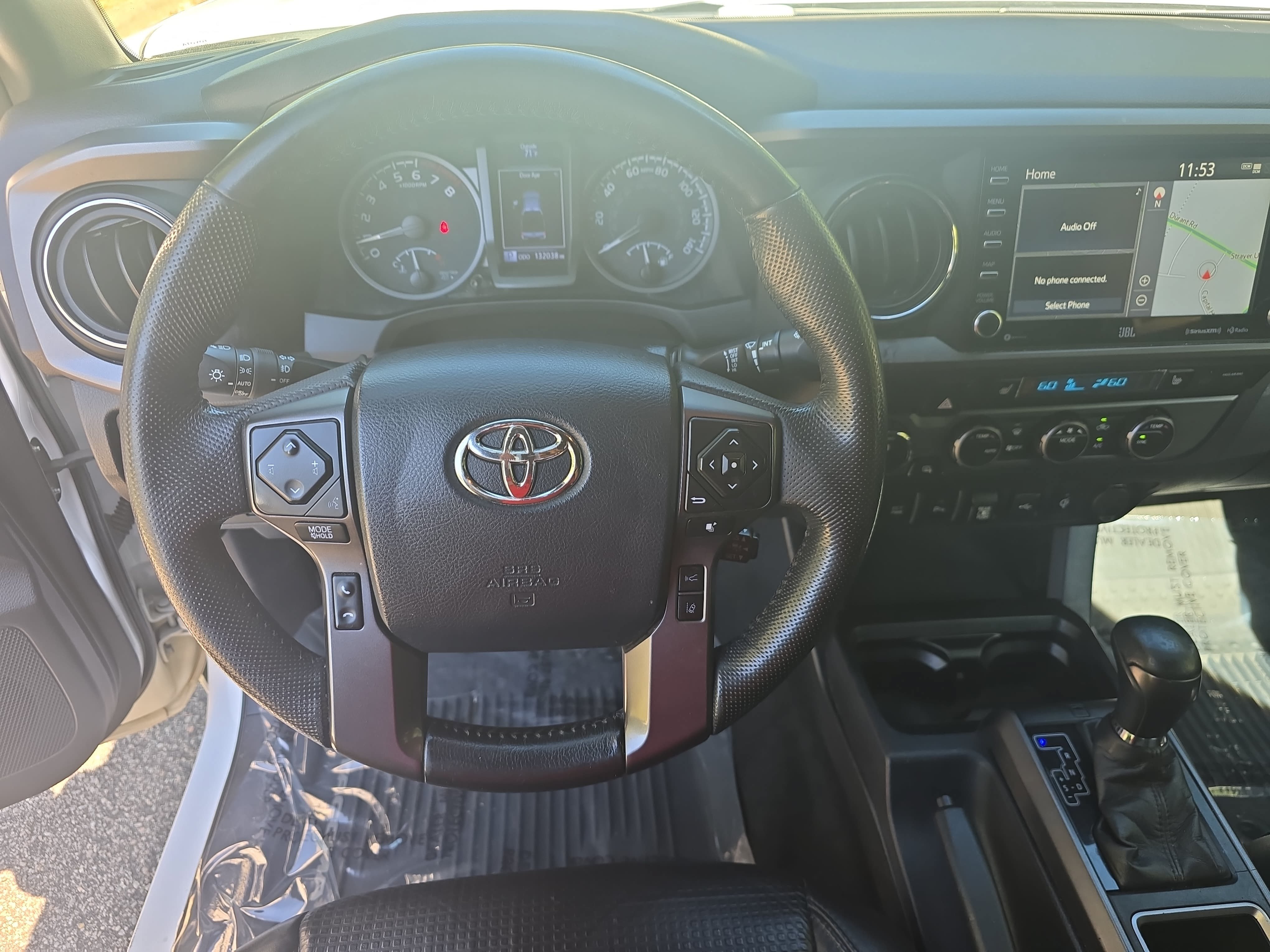 Used 2020 Toyota Tacoma TRD Sport w/ TRD Premium Sport Package AWD/4WD image 15