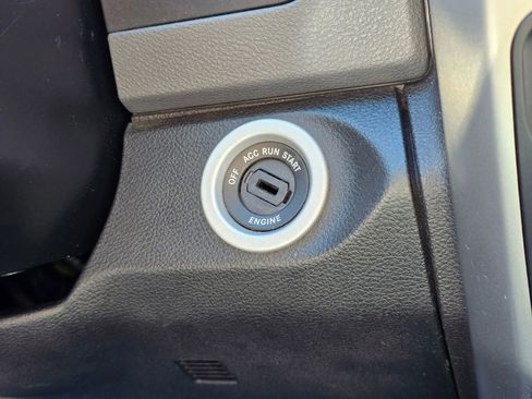 Used 2018 RAM 1500 Classic SLT AWD/4WD image 27