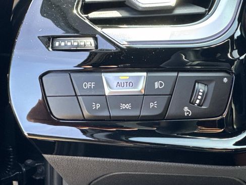 Certified 2024 BMW Z4 sDrive30i w/ Shadowloine Package image 24