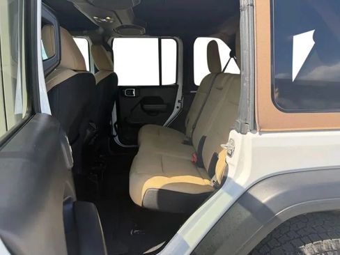 Used 2020 Jeep Wrangler Unlimited Sport AWD/4WD image 28