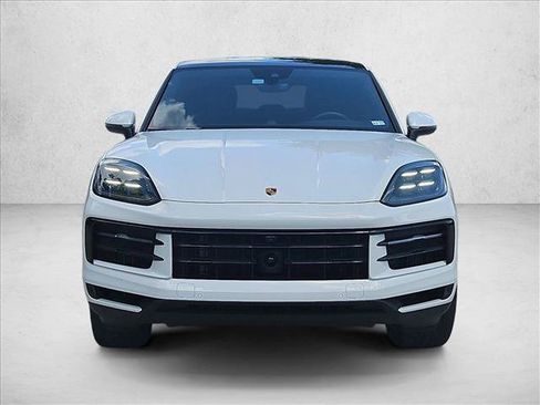 Used 2024 Porsche Cayenne Coupe AWD/4WD image 2