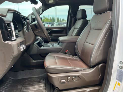 Used 2024 GMC Sierra 2500 Denali w/ Denali Reserve Package AWD/4WD image 6