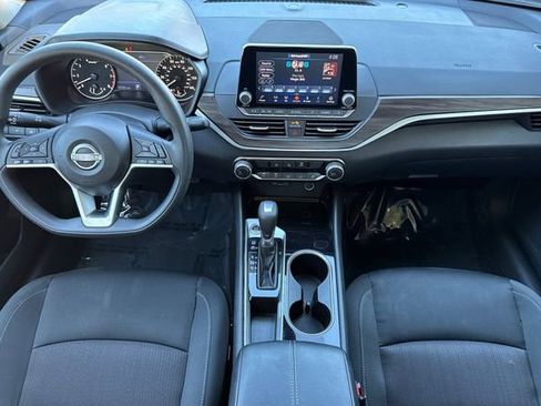 Used 2024 Nissan Altima 2.5 SV FWD image 15