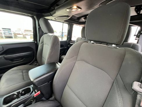 Used 2023 Jeep Wrangler Unlimited Sport AWD/4WD image 33