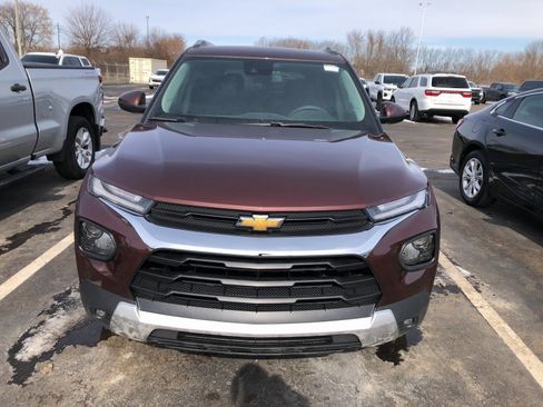 Used 2023 Chevrolet TrailBlazer LT image 2