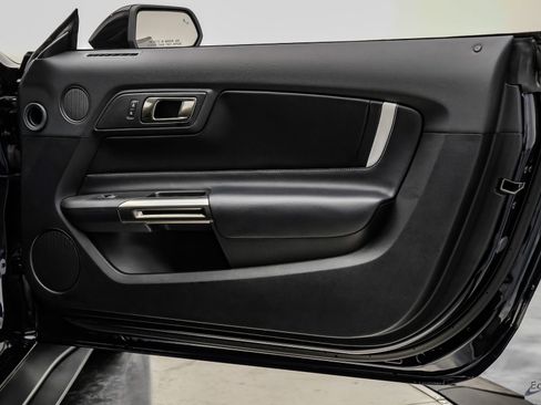Used 2021 Ford Mustang Shelby GT500 w/ Carbon Fiber Track Pack RWD image 94