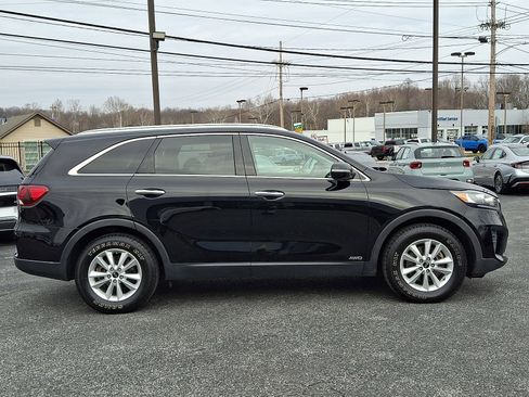 Used 2019 Kia Sorento LX w/ LX Convenience Package image 7