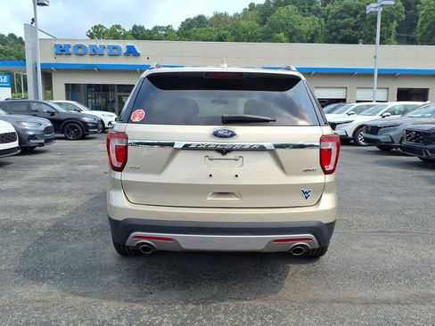 Used 2017 Ford Explorer XLT AWD/4WD image 7