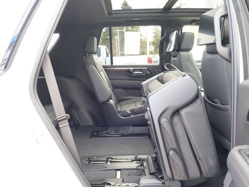 Used 2025 Chevrolet Tahoe High Country image 43