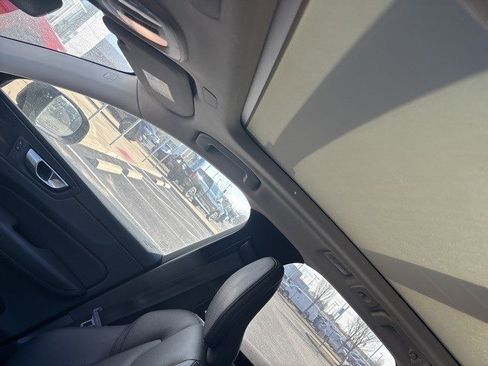 Used 2024 Volvo XC60 B5 Plus w/ Climate Package image 20