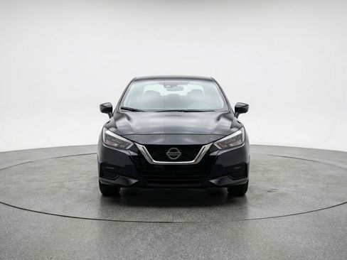 Used 2025 Nissan Versa SV FWD image 2