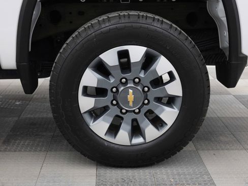 Used 2024 Chevrolet Silverado 2500 Custom w/ Custom Value Package image 20