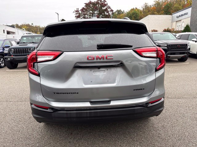 Used 2023 GMC Terrain SLE w/ Driver Convenience Package AWD/4WD image 4