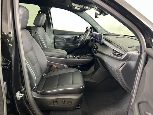 Used 2026 Buick Enclave Sport Touring w/ Power Package FWD image 27