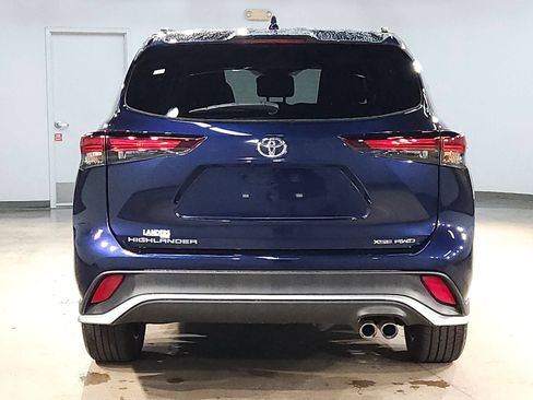 Used 2025 Toyota Highlander XSE AWD/4WD image 6