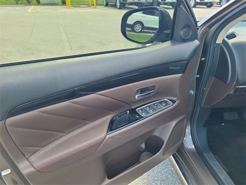 Used 2018 Mitsubishi Outlander SEL image 17