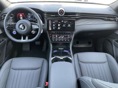 New 2024 Maserati Grecale GT image 2